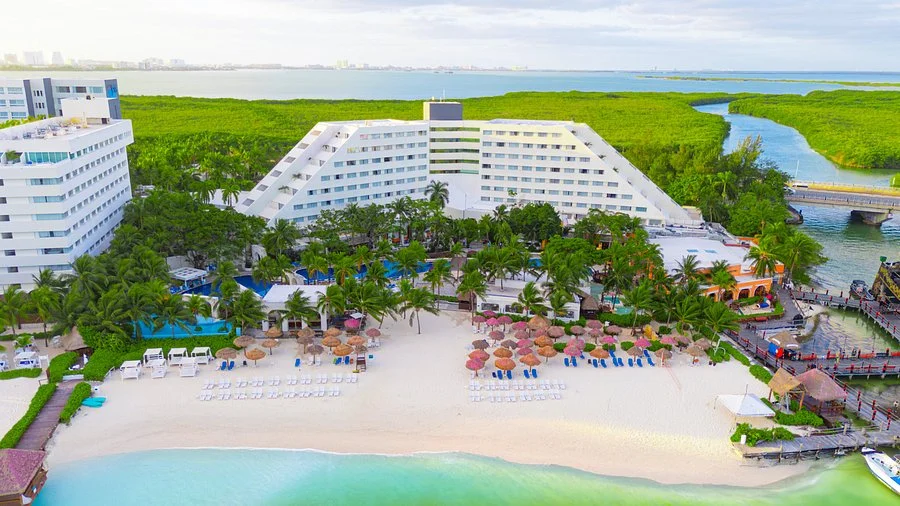 The Grand Oasis Cancun