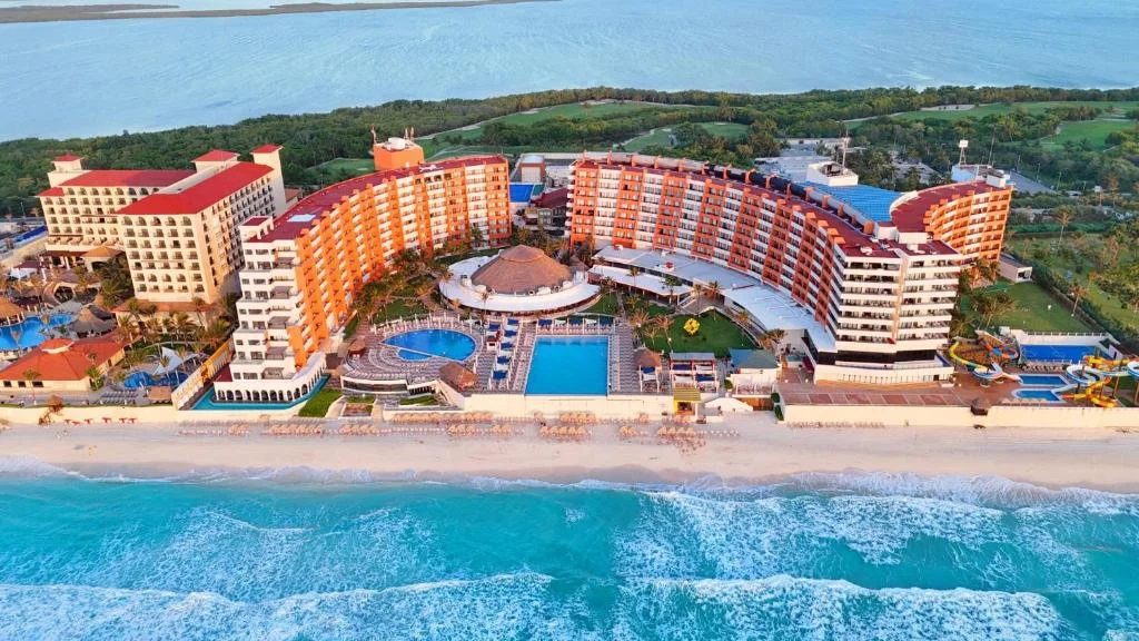 Crown Paradise Club
