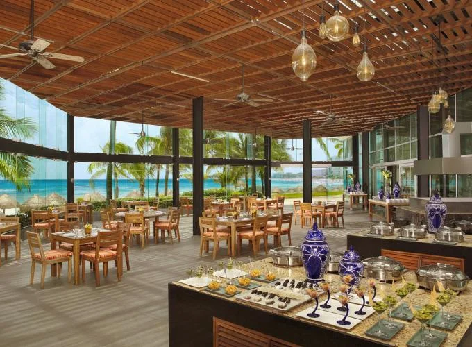 Krystal Grand Cancún