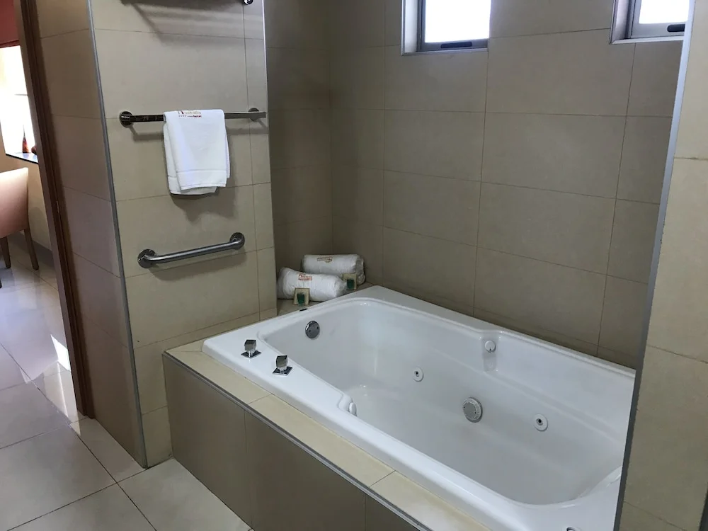Hostalia Hotel Expo & Business Class